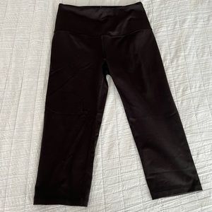 Victoria’s Secret Knockout cropped legging- original style!